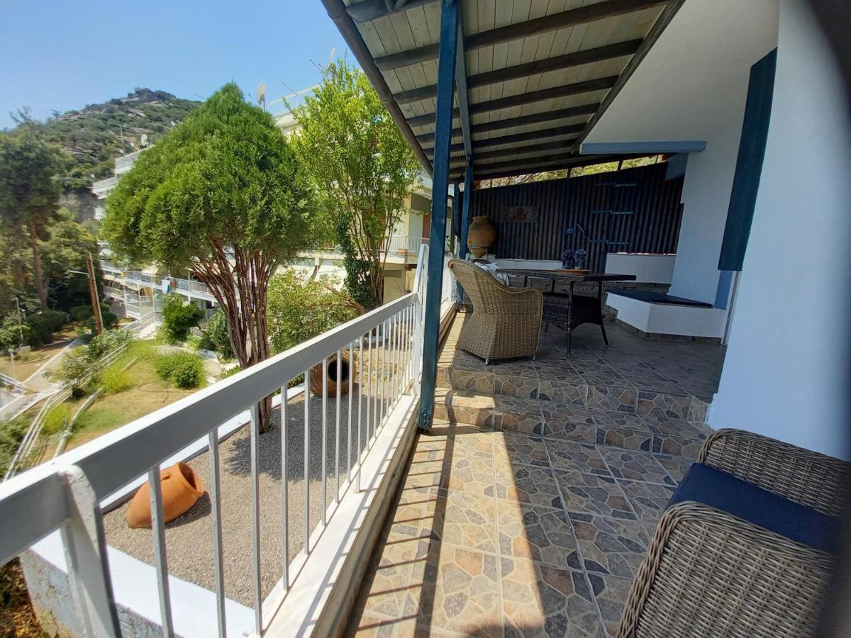 Balcony By The Sea Apartment PalaiónTsiflíkion Exterior foto